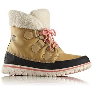 Sorel Cozy Carnival boots in Curry/Black size 8